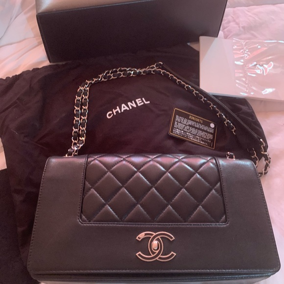 Chanel Mademoseille Vintage flip bag - Picture 1 of 10